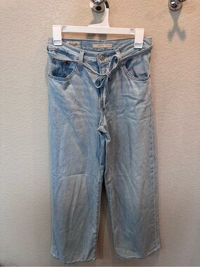 Levi’s Light Wash Tie-Belt XL Straight Jeans